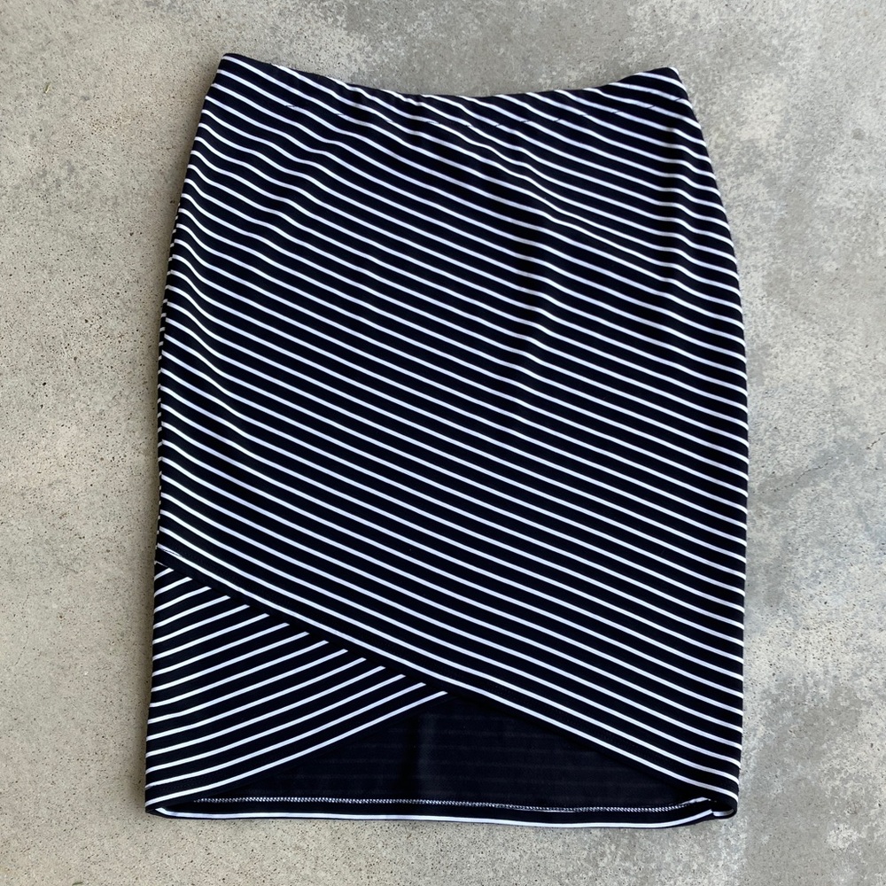 Joseph Ribkoff Black and White Striped Career Skirt, 6